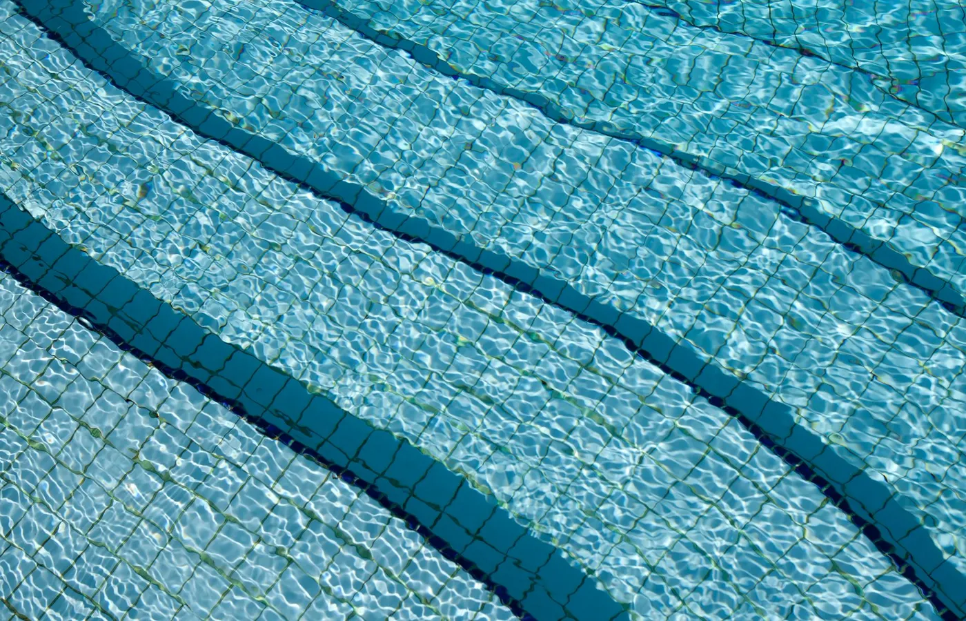 Surface d'une piscine acrylique Océaviva